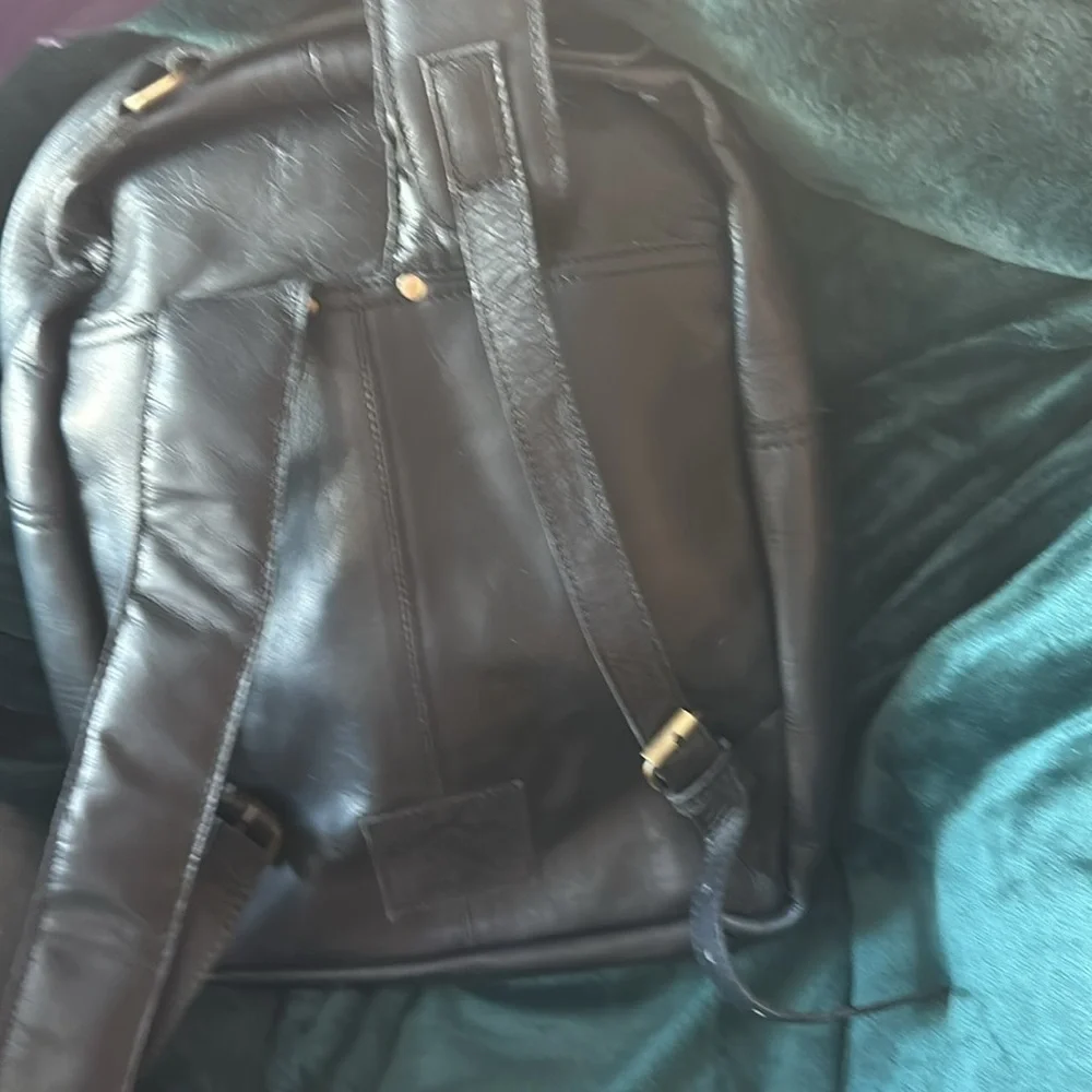 Cow hide backpack - Picture 4 of 4